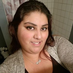 Meet your Posher, Cleotilde